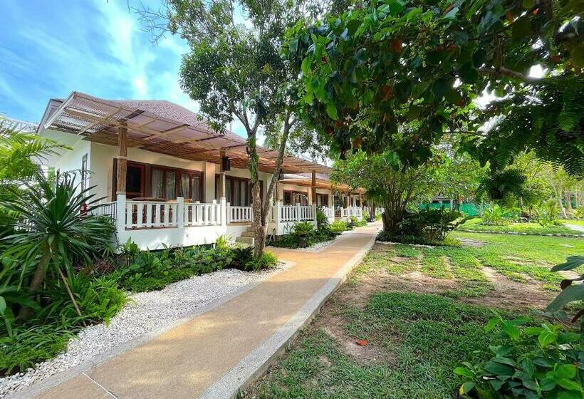 בית מלון כפרי Treeya Lanta