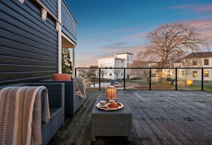 Krüger S Crib By Staysville