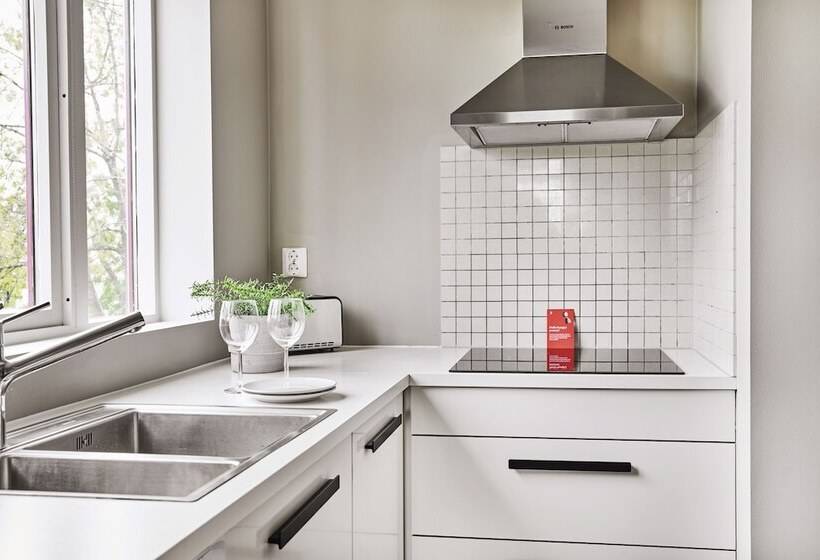 Krüger S Crib By Staysville