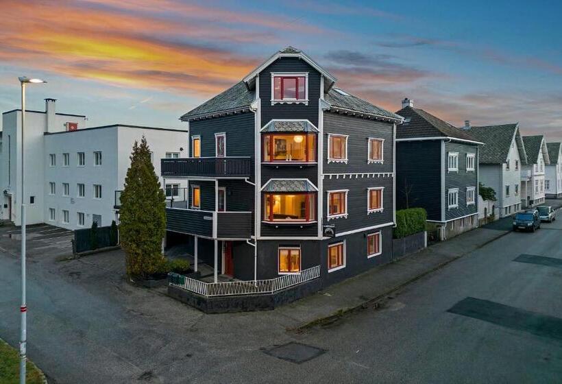 Krüger S Crib By Staysville