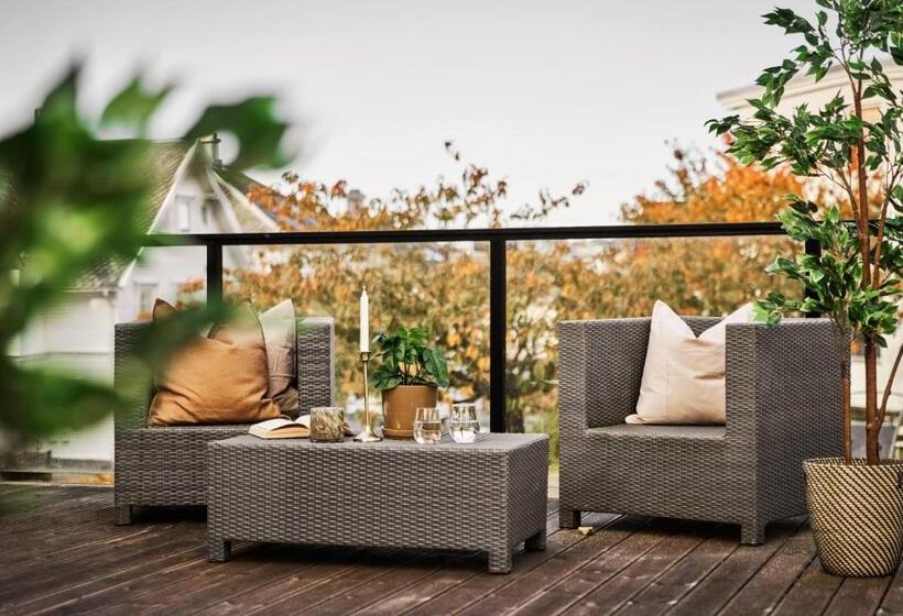 Krüger S Crib By Staysville