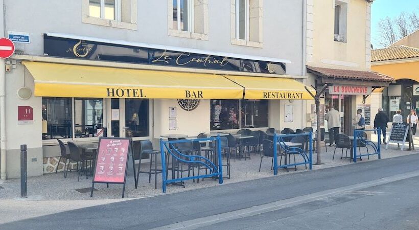 Le Central Hotel Bar Restaurant