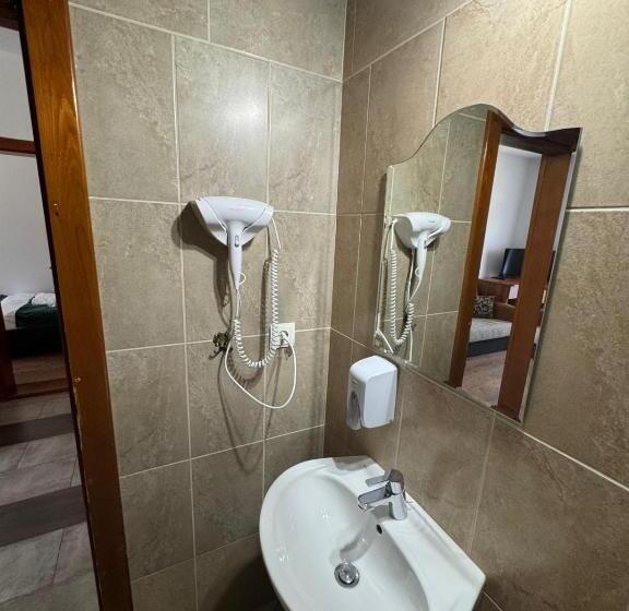 Пансион Conacul Vanatorului Borlova Muntele Mic Enduro Base