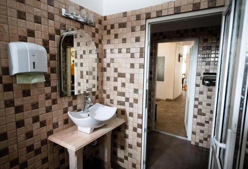 Пансион Conacul Vanatorului Borlova Muntele Mic Enduro Base