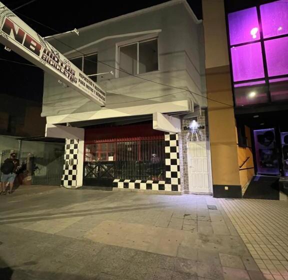 פנסיון Habitaciones Besares 161