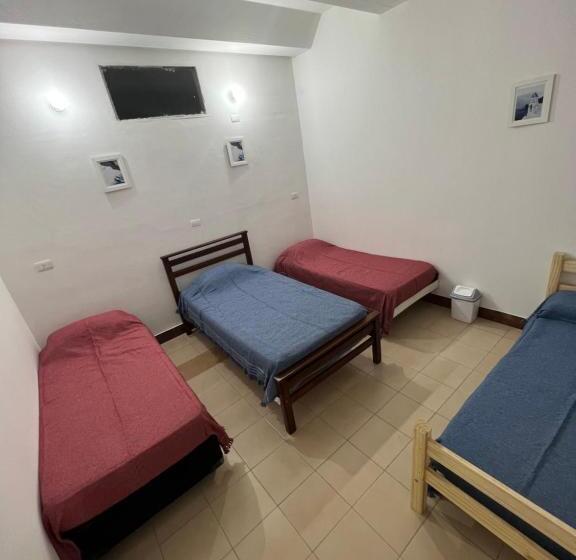 פנסיון Habitaciones Besares 161