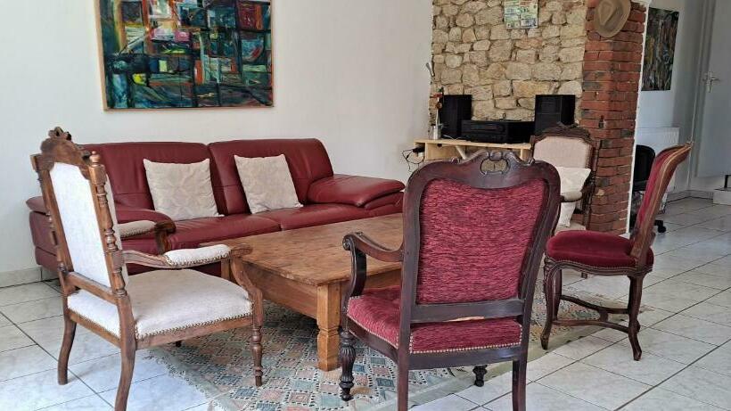 ペンション L Ancienne Distillerie La Fine Colombe