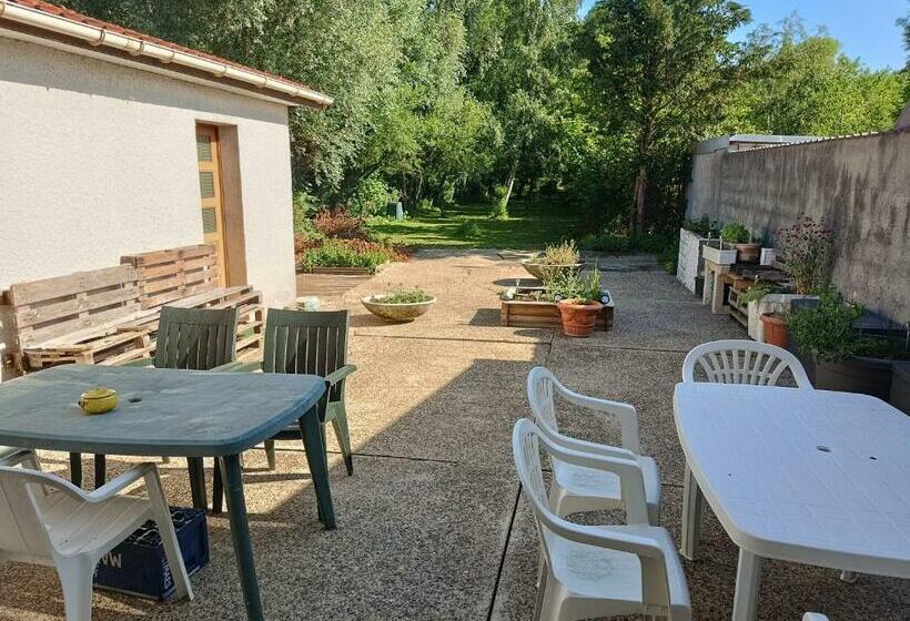 펜션 Room In Apartment   Homestay Guest Room Fruges, Hauts De France