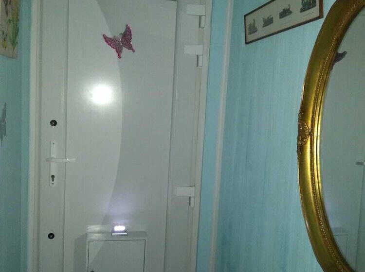 פנסיון Room In Guest Room   Lockable Room Center