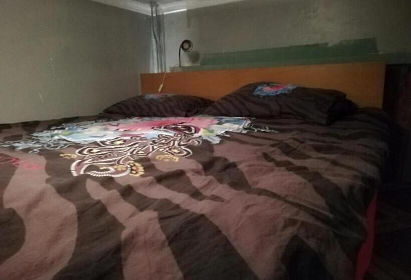 פנסיון Room In Guest Room   Lockable Room Center
