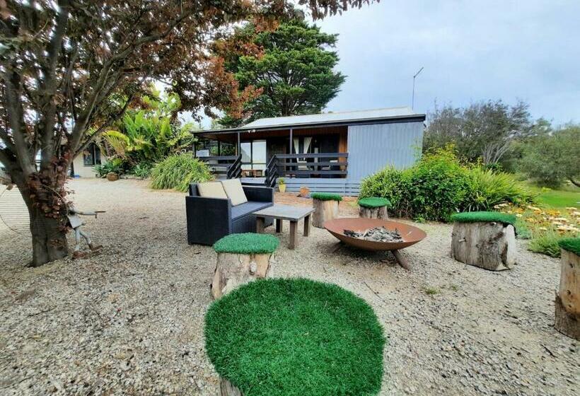 Пансион The Beach Cabin