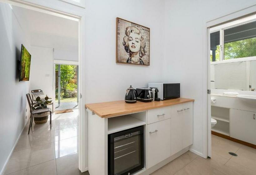 פנסיון Uralla Studio   South Coast   Private Guest Suite