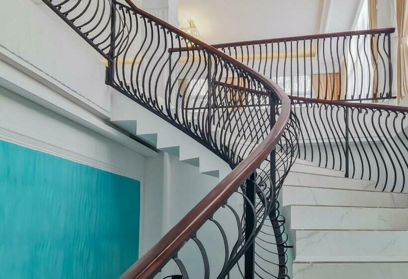 Sans Hotel Grand Sabaraya Cikampek