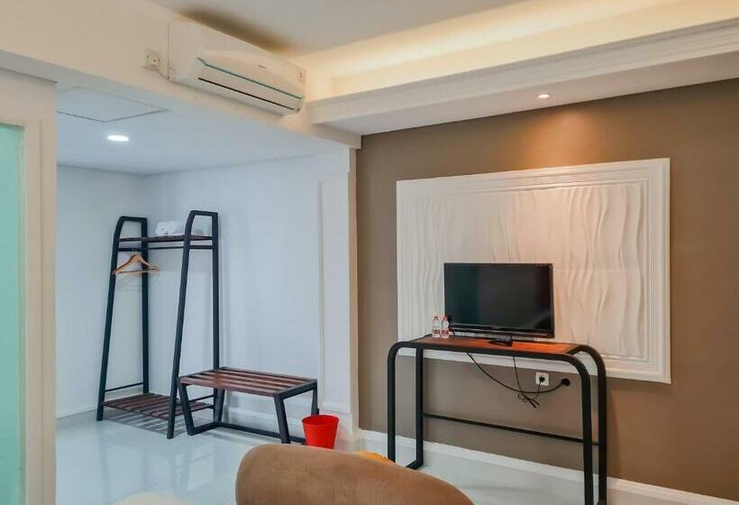 Sans Hotel Grand Sabaraya Cikampek