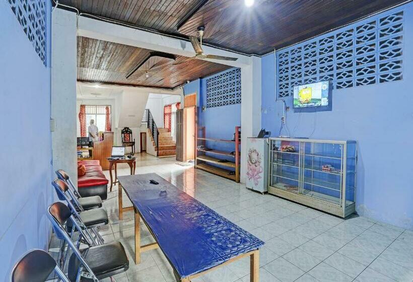 Spot On 92208 Hotel Andira Syariah