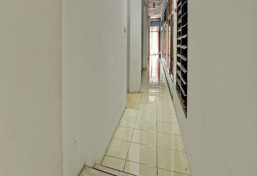 Spot On 92208 Hotel Andira Syariah