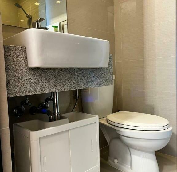 Uptown Parksuites Ii