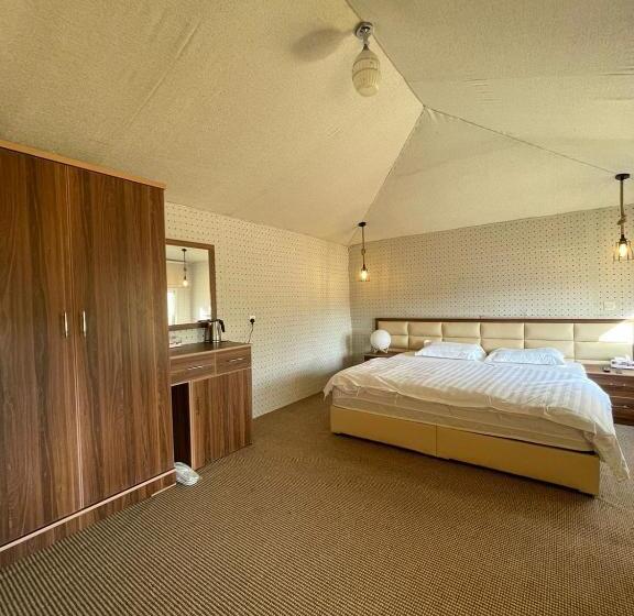 호스텔 منتجع واحة الفريد للايواء السياحي بمدينة العلا