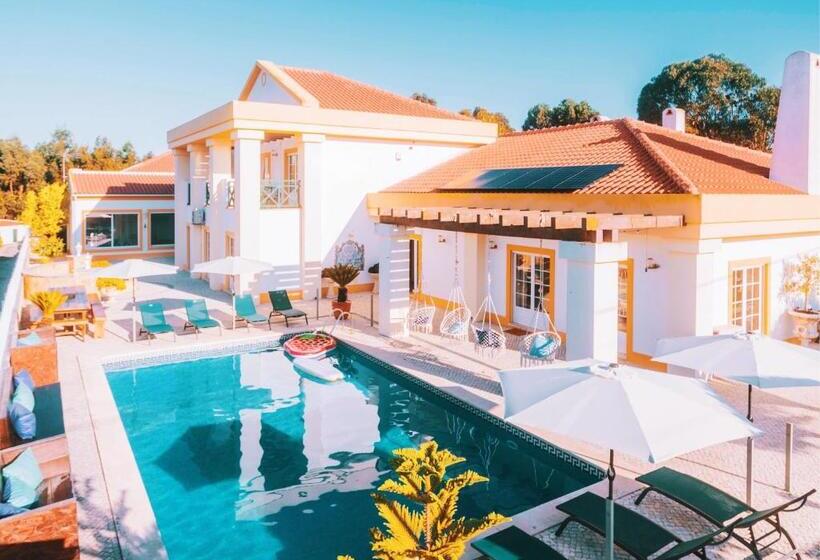 فندق صغير Cliff Surf House