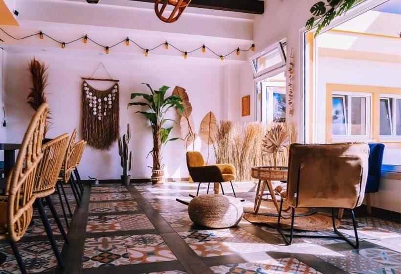 הוסטל Cliff Surf House