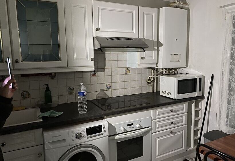 Auberge  Kama   Hostel