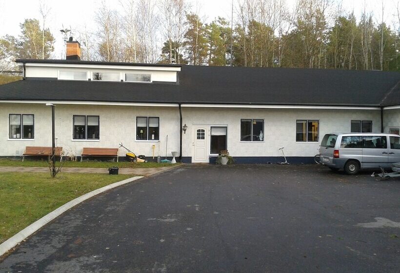 مبيت وإفطار Ankis Bed And Brekfast, Vimmerby