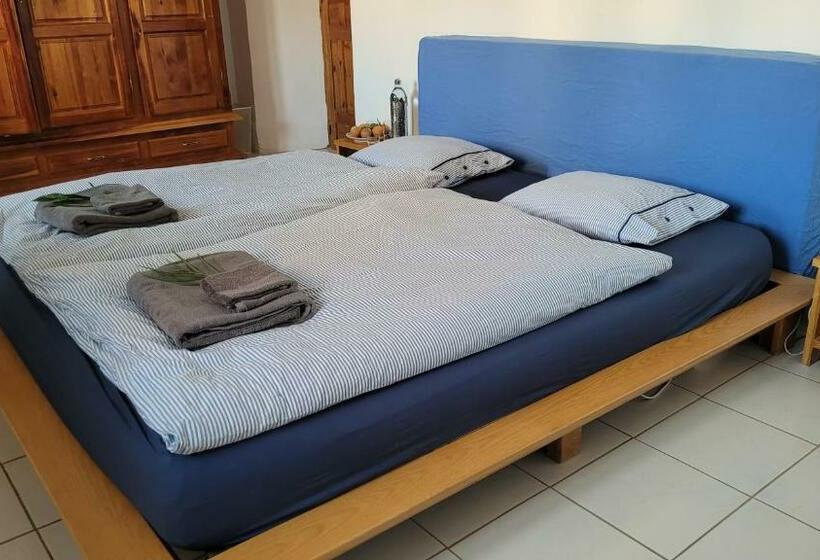 مبيت وإفطار Chantal S Retreat