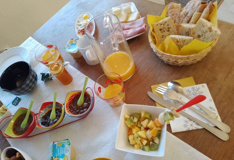 ベッドアンドブレックファースト Domaine Des 3 Cyprès Chez Nath & Pat