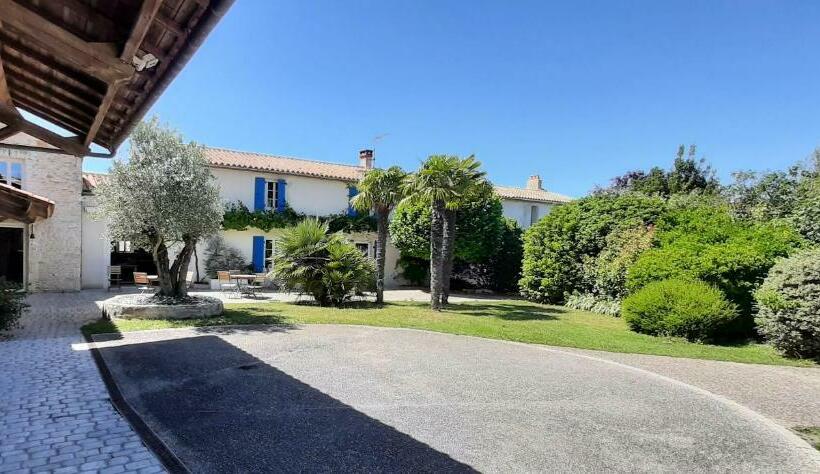 住宿加早餐 La Rochelle Lodge