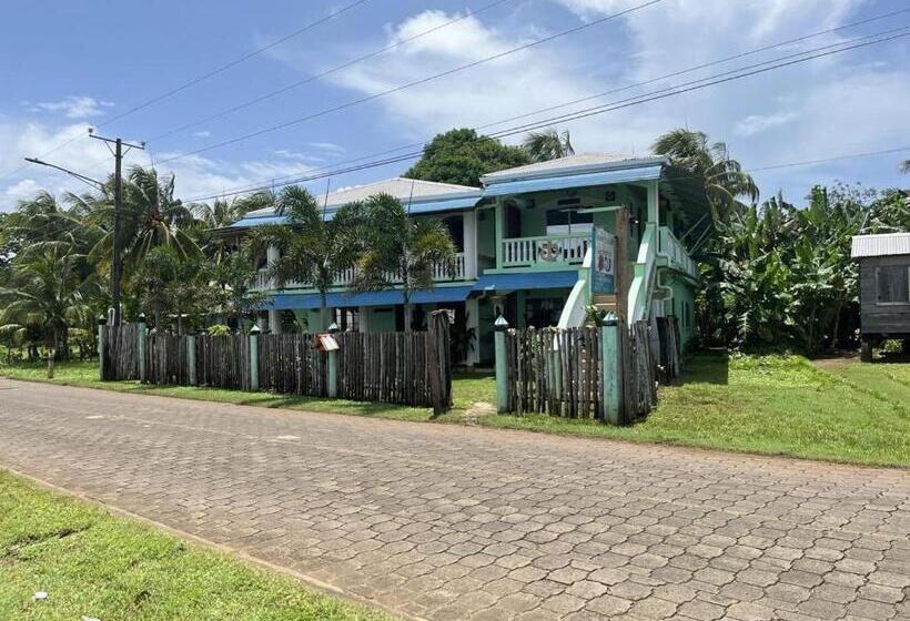 Hospedaje Rosa Del Mar & Sweets Cafe