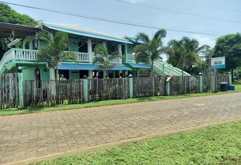 Hospedaje Rosa Del Mar & Sweets Cafe