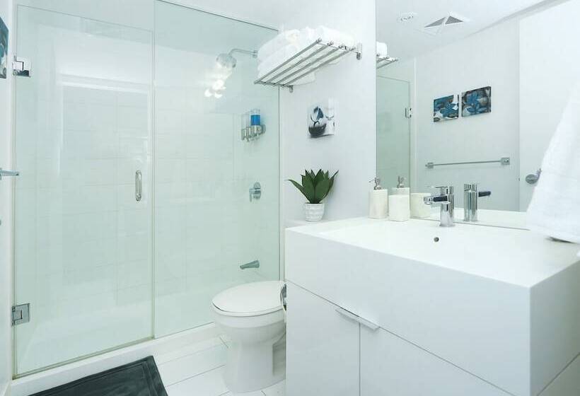 هتل Bremner Blvd Cn Tower Union Station