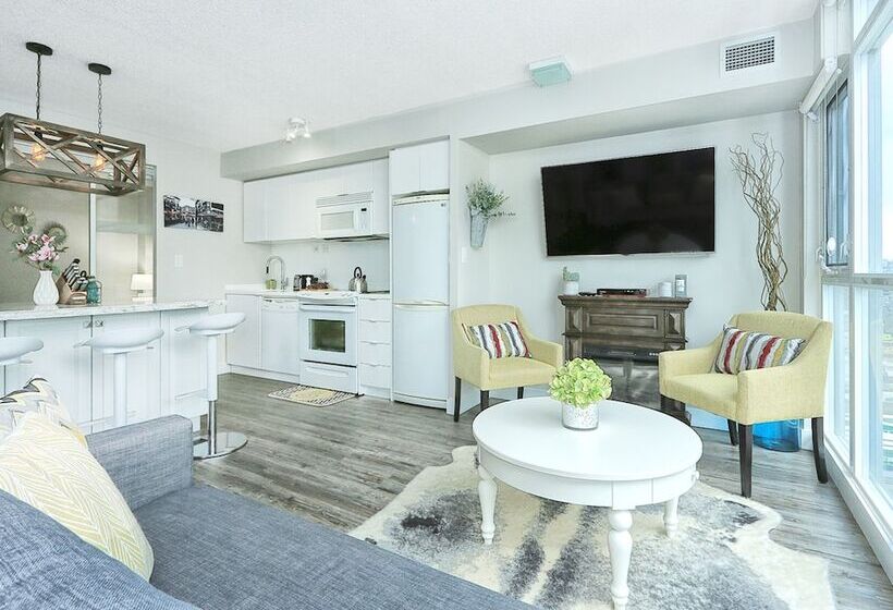 هتل Bremner Blvd Cn Tower Union Station