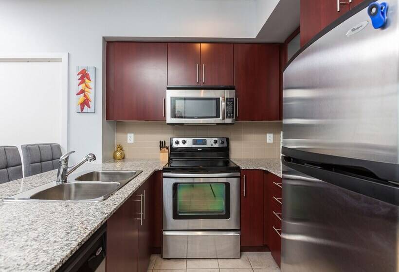 هتل Bremner Blvd Cn Tower Union Station