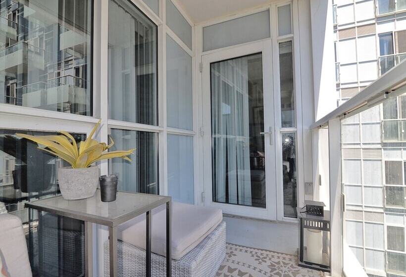 هتل Bremner Blvd Cn Tower Union Station