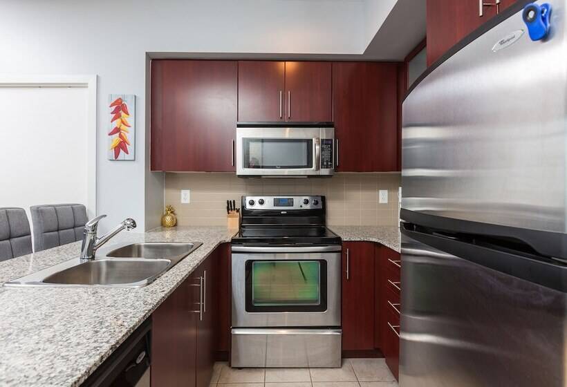 هتل Bremner Blvd Cn Tower Union Station