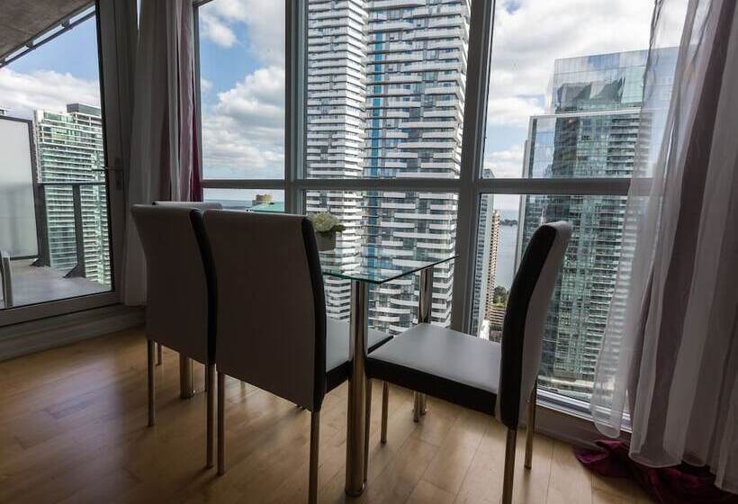 هتل Bremner Blvd Cn Tower Union Station