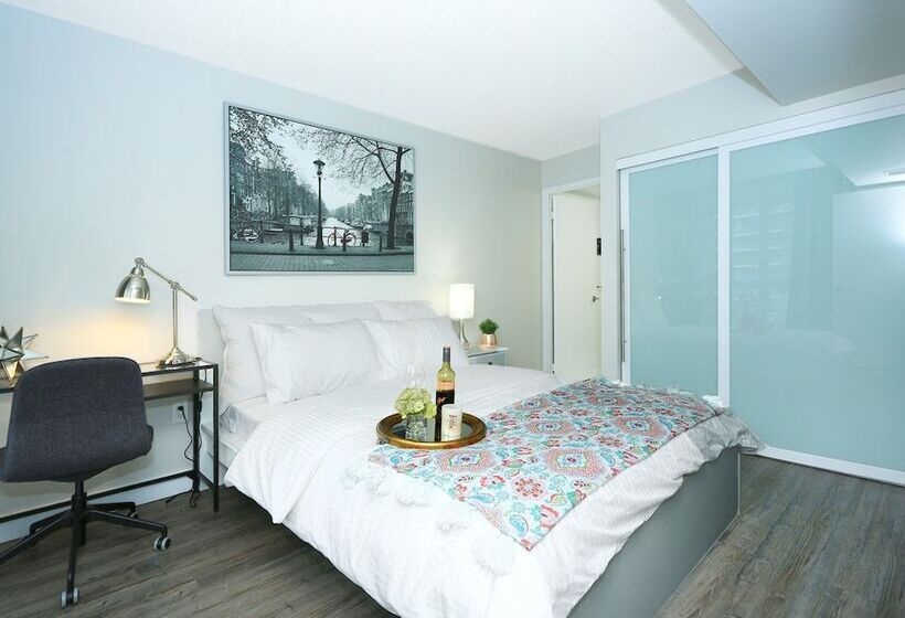 هتل Bremner Blvd Cn Tower Union Station