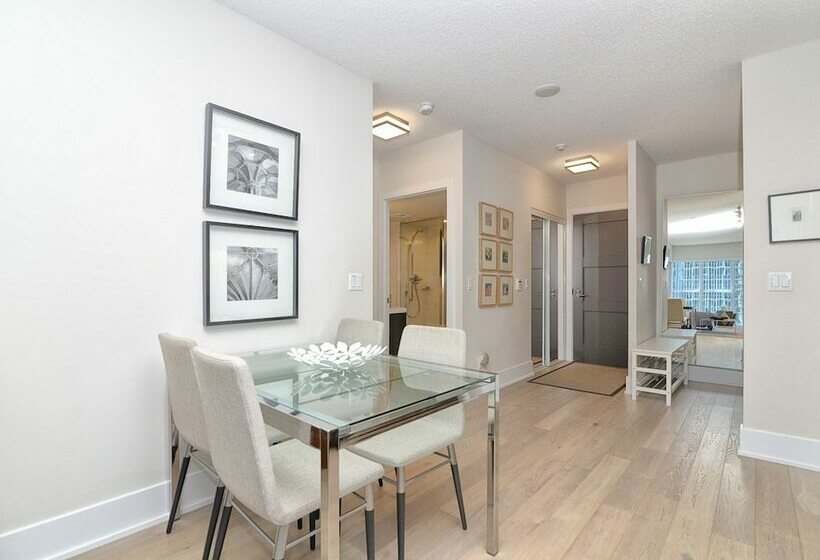 هتل Bremner Blvd Cn Tower Union Station