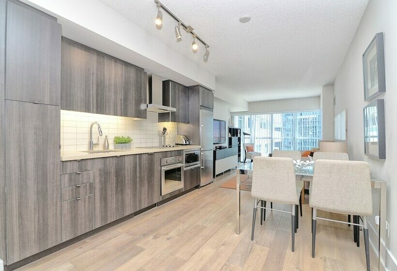 هتل Bremner Blvd Cn Tower Union Station