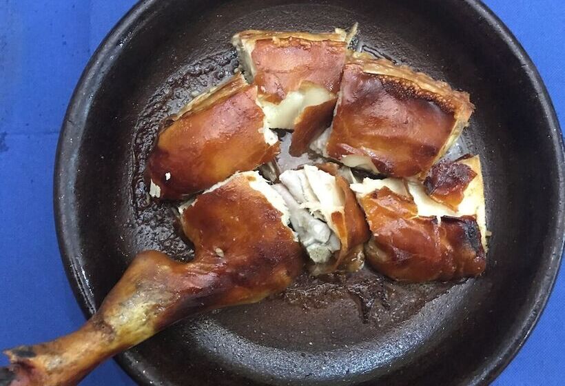 هتل Hostal Restaurante El Paisano