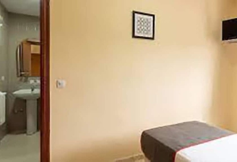 هتل Hostal Restaurante El Paisano