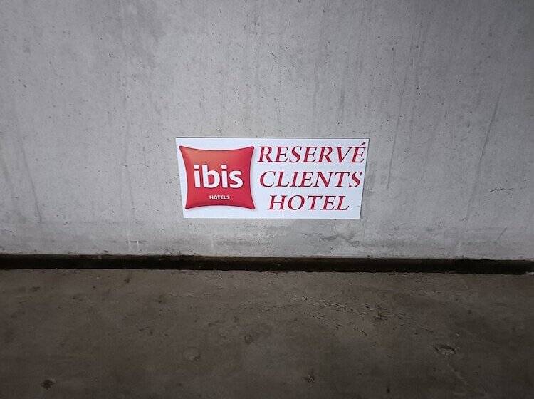 בית מלון כפרי Ibis Bourgoin Jallieu Medipole