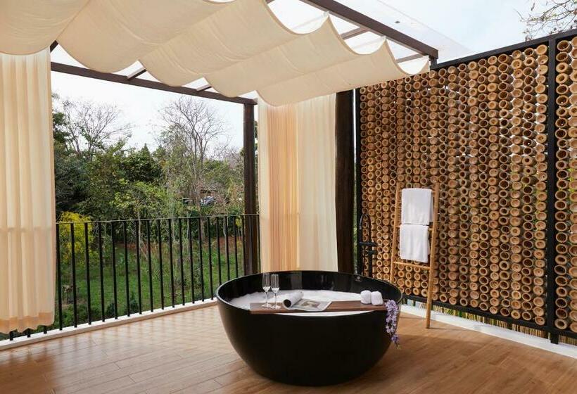 בית מלון כפרי La Cocotte Villa & Farm Khao Yai