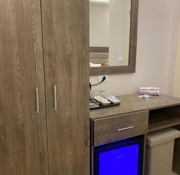 هتل Petra Oleander