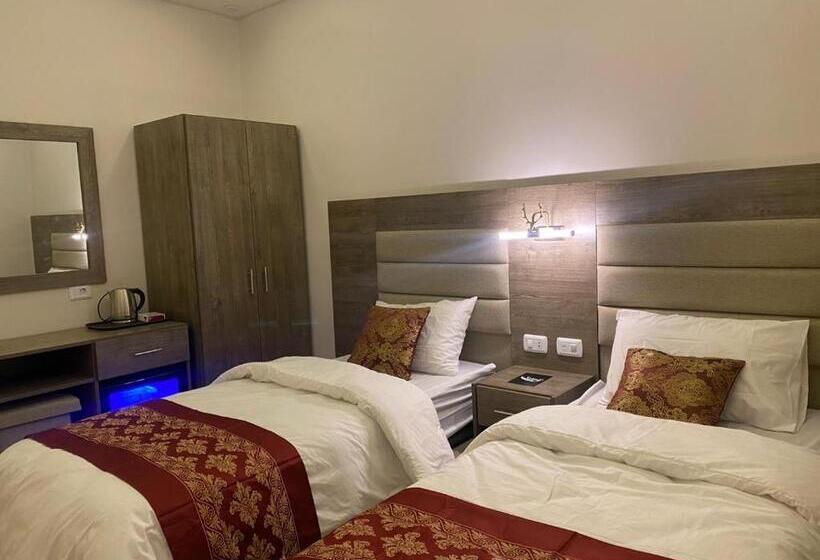 هتل Petra Oleander