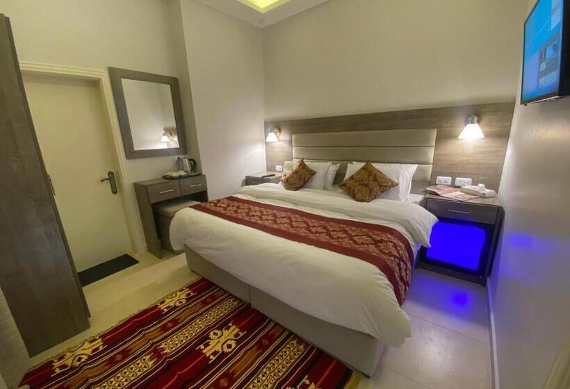 هتل Petra Oleander