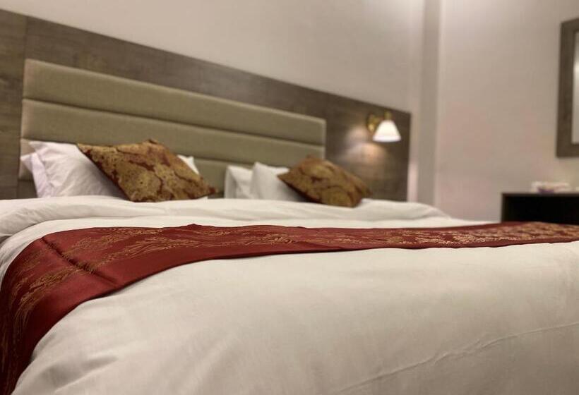 هتل Petra Oleander