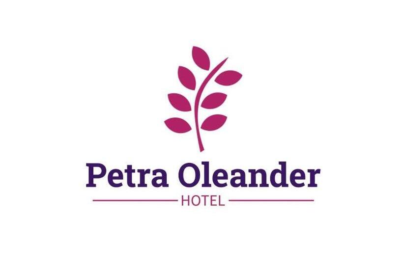 هتل Petra Oleander