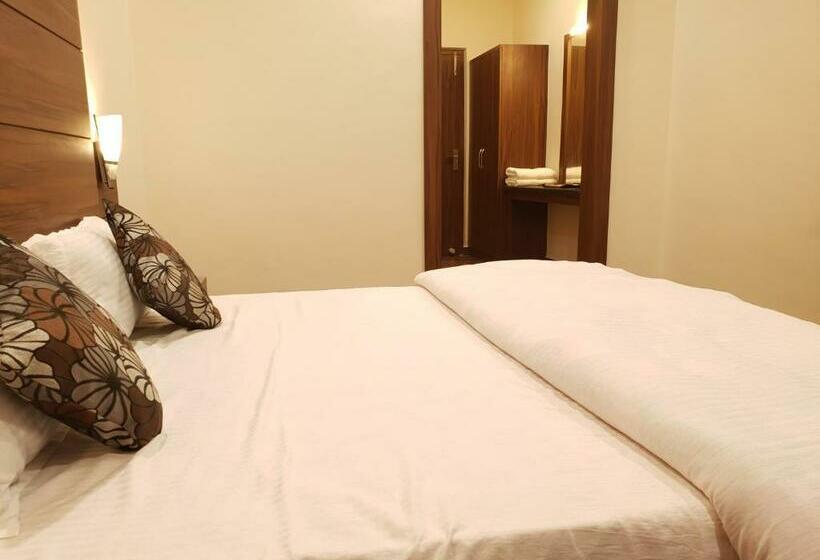 ホテル Rama Residency